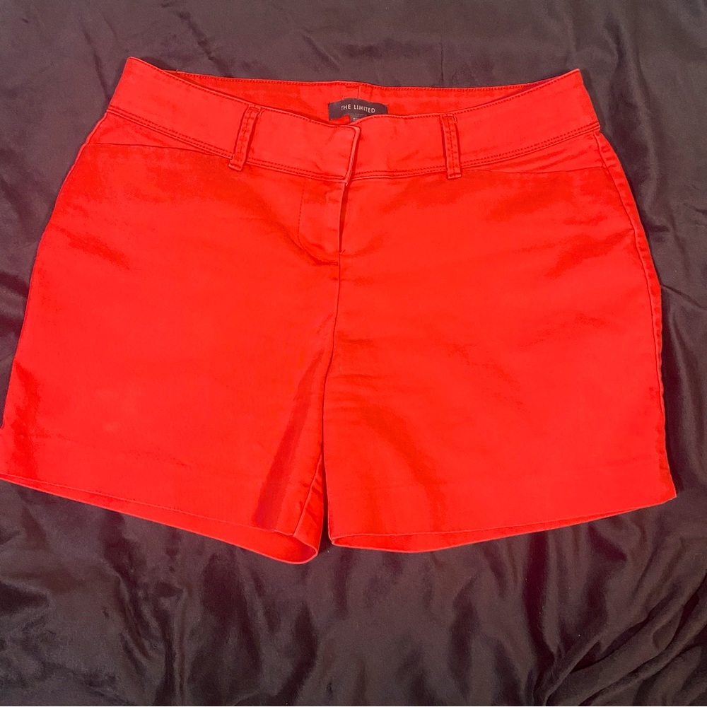 The limited tailored harvest red shorts size 6.